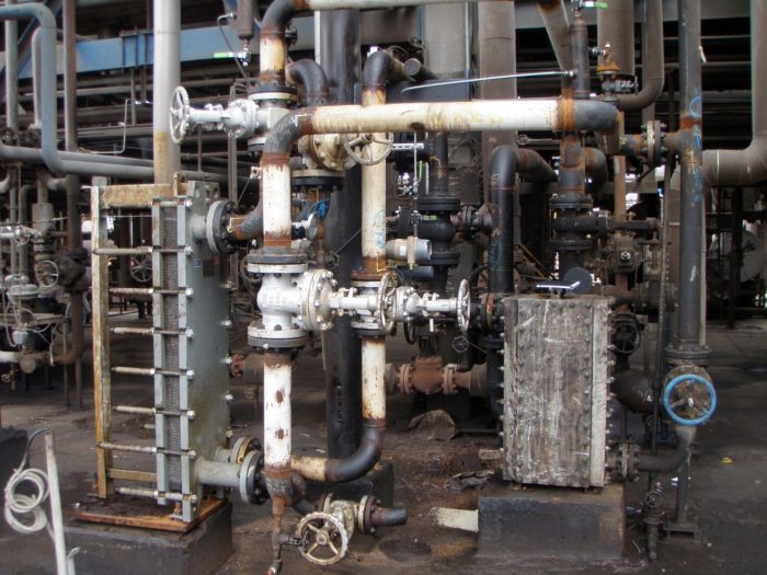 Pictured: Heat exchanger for contaminated water (left side) which replaced heat exchanger with a different structure (right side) which did not meet previous experiment requirements.